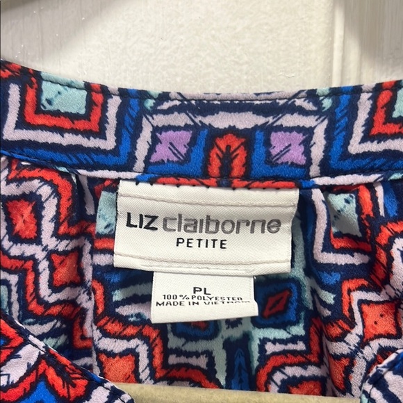 Liz Claiborne Women's Geometric Print Top - Red and Blue Size Petite Large - Picture 2 of 5